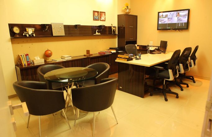 Sumer Builder’s Office I The Styled Workspace