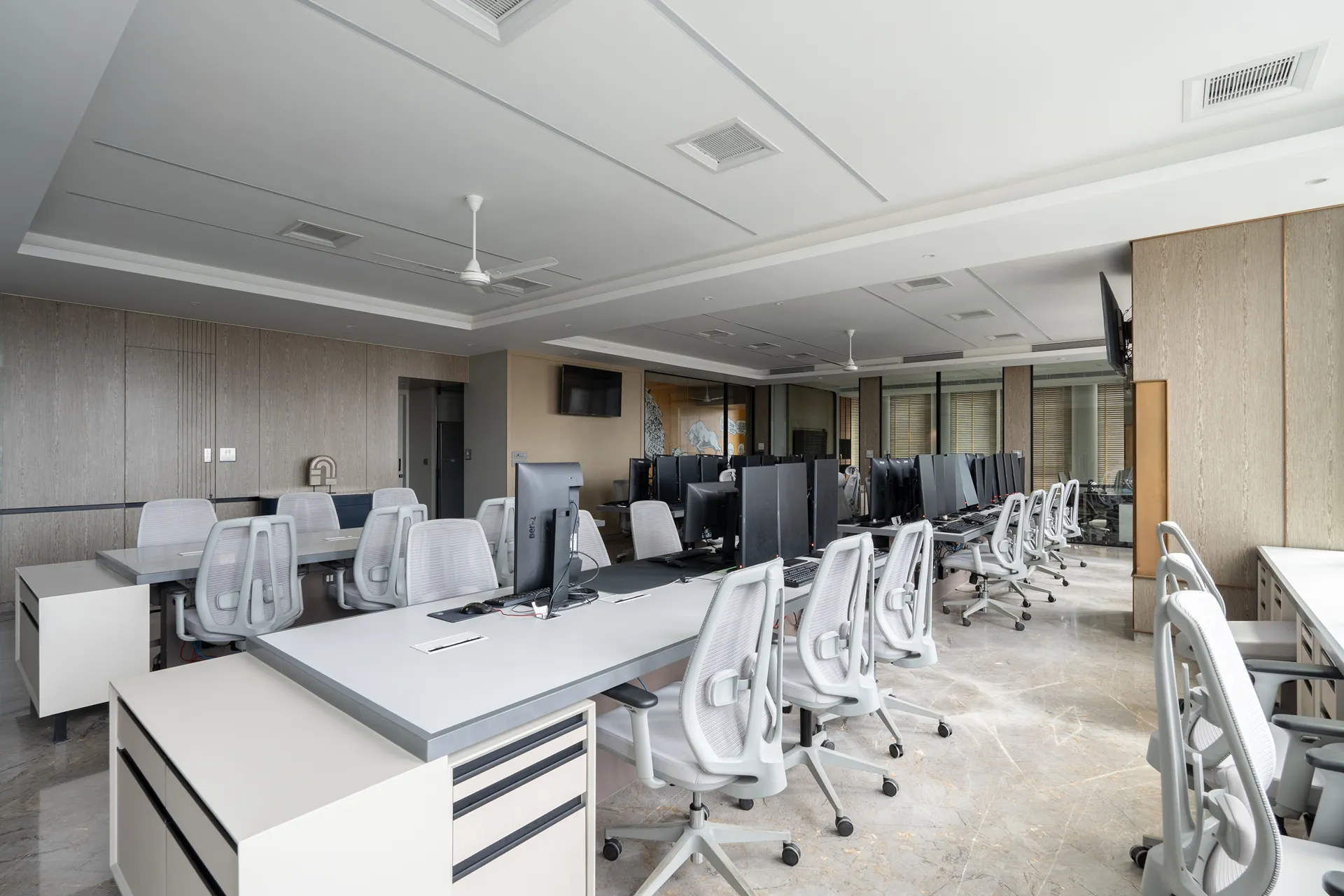 Lodha One Place I The Trading Office