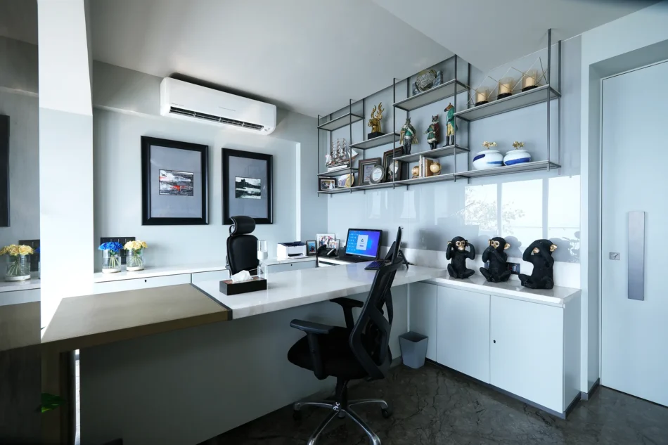 Trading Office I Grey Glory